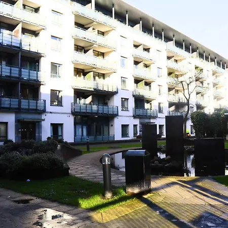 Emerald Escape Flat Near Ifsc דבלין